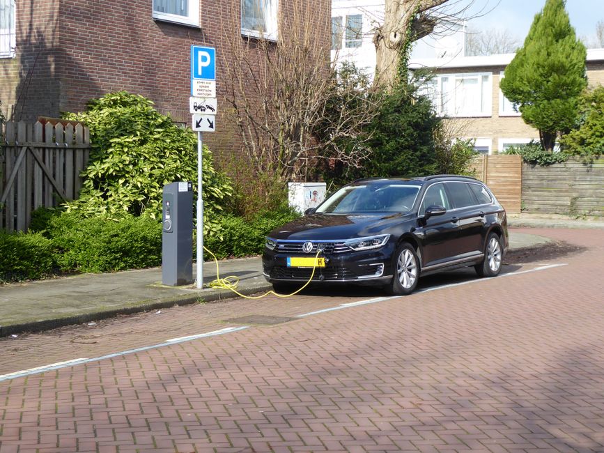 Elektromobilität: E-Autos fahren günstiger
